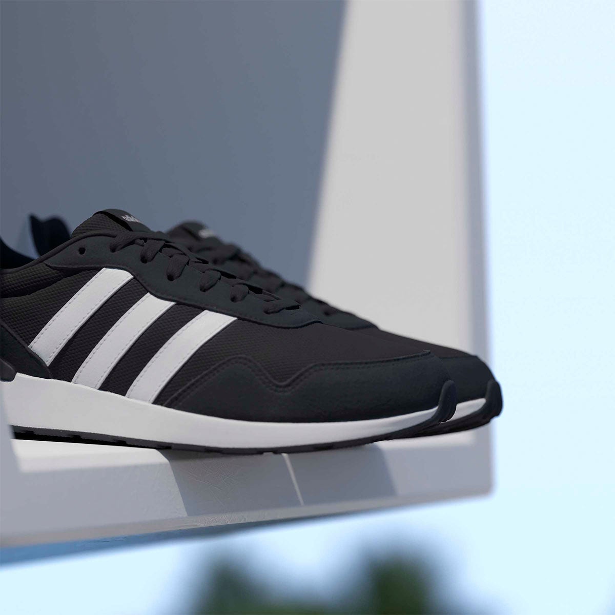 アディダス adidas ラン 60s 4.0 シューズ シューズ ブラック JR6622 使用イメージ