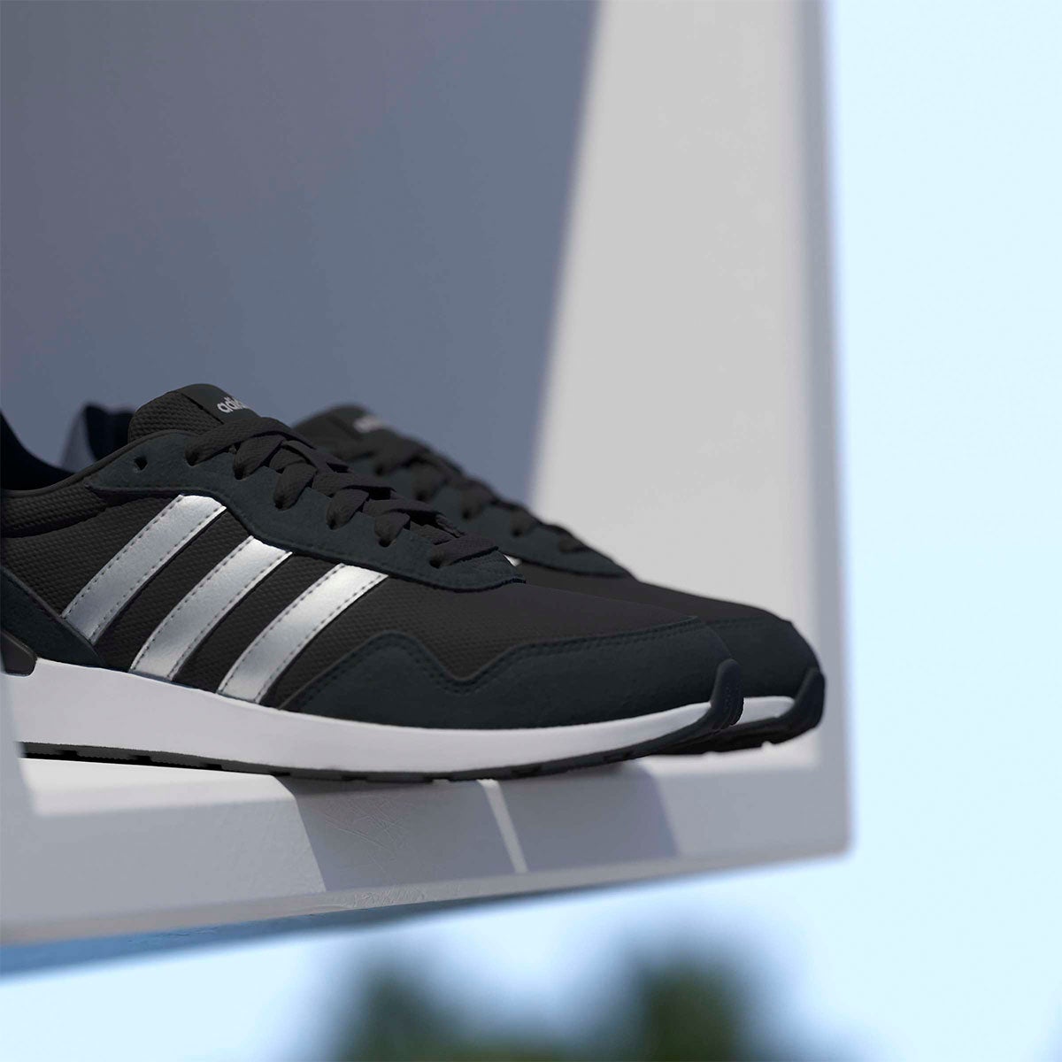 アディダス adidas ラン 60s 4.0 / Run 60s 4.0 Shoes シューズＷ ブラック JR6626 使用イメージ