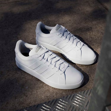アディダス adidas グランドコートベース3.0 / GRANDCOURTBASE 3.0 シューズ ホワイト HQ0080 使用イメージ