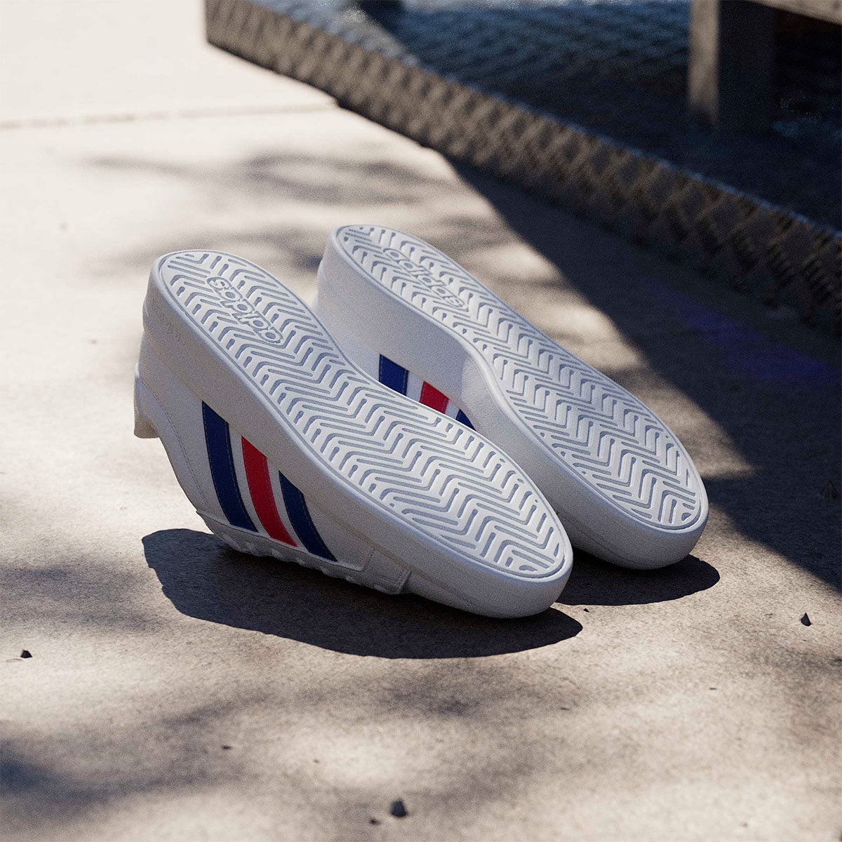 アディダス adidas グランドコートベース3.0 / GRANDCOURTBASE 3.0 シューズ ホワイト HQ0081 使用イメージ