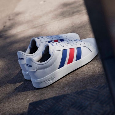 アディダス adidas グランドコートベース3.0 / GRANDCOURTBASE 3.0 シューズ ホワイト HQ0081 使用イメージ