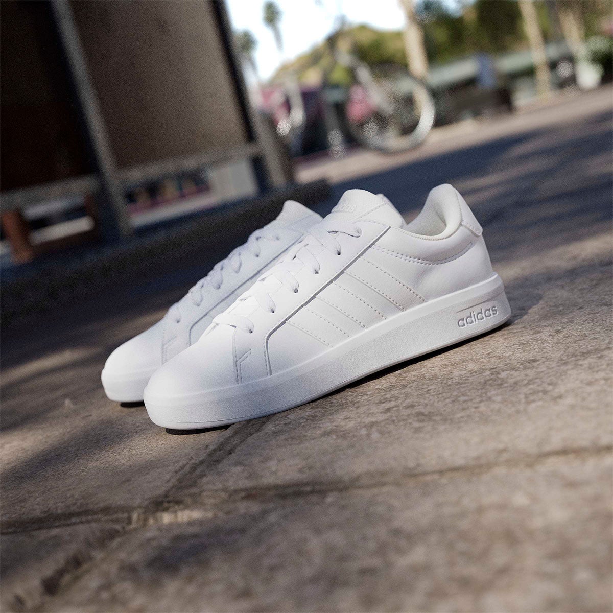 アディダス adidas グランドコート3.0ジュニア / Grand Court 3.0 Junior シューズ ホワイト JP9110 使用イメージ