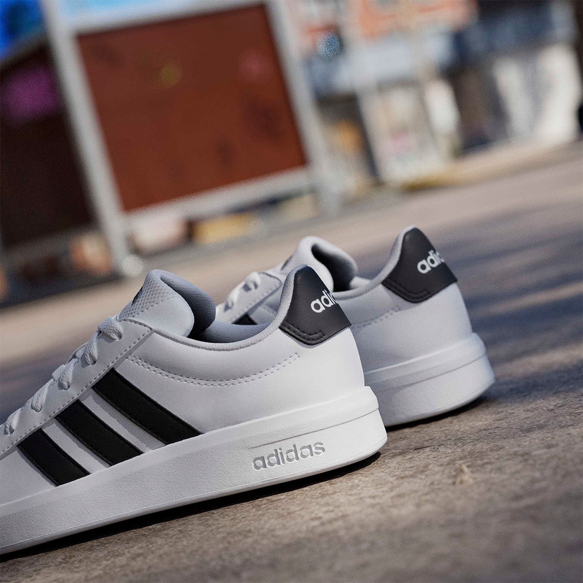 アディダス adidas グランドコート3.0ジュニア / Grand Court 3.0 Junior シューズ ホワイト JP9365 使用イメージ