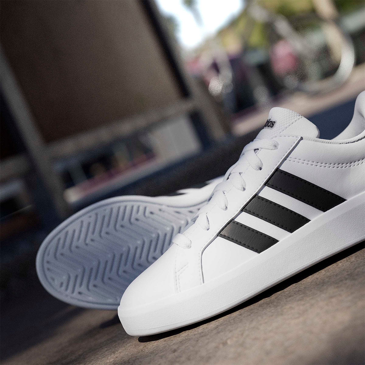 アディダス adidas グランドコート3.0ジュニア / Grand Court 3.0 Junior シューズ ホワイト JP9365 使用イメージ