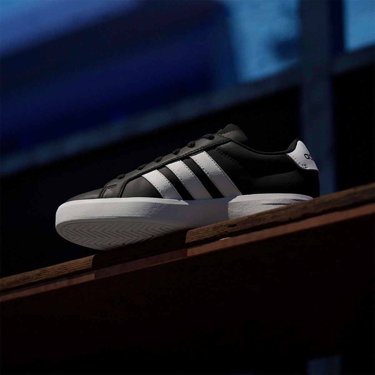 アディダス adidas グランドコート3.0ジュニア / Grand Court 3.0 Junior シューズ KIDS ブラック JP9366 使用イメージ