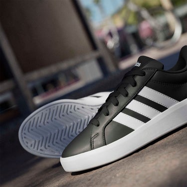 アディダス adidas グランドコート3.0ジュニア / Grand Court 3.0 Junior シューズ KIDS ブラック JP9366 使用イメージ