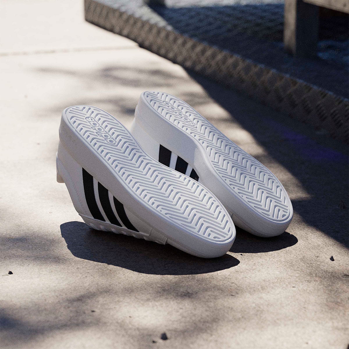 アディダス adidas グランドコートベース3.0 / GRANDCOURTBASE 3.0 シューズ ホワイト JR4613 使用イメージ