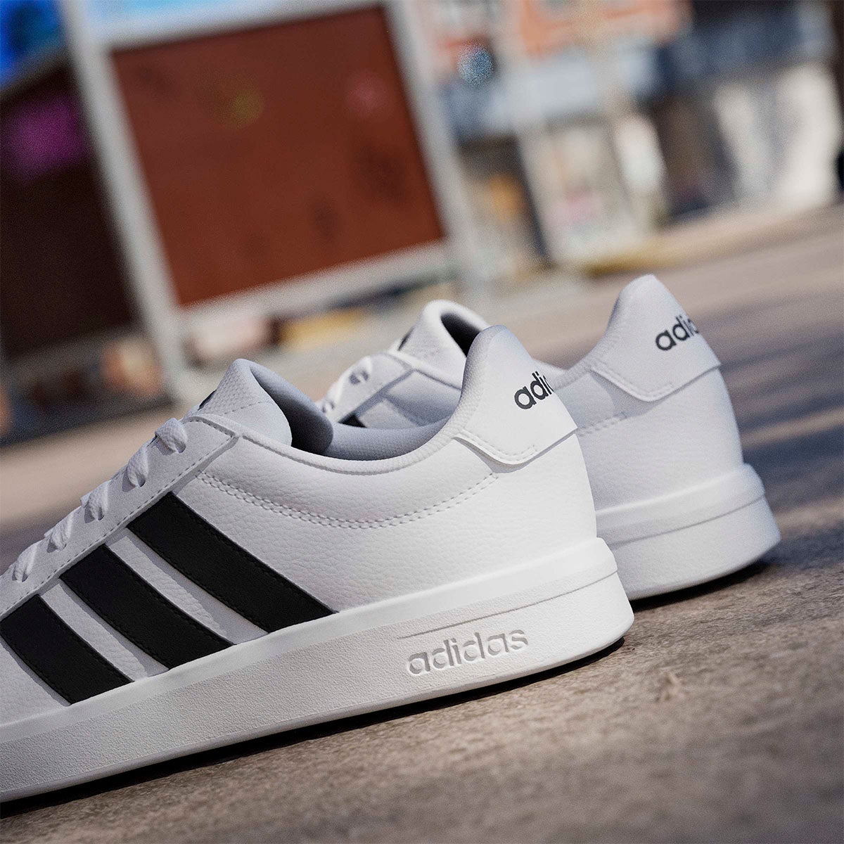 アディダス adidas グランドコートベース3.0 / GRANDCOURTBASE 3.0 シューズ ホワイト JR4613 使用イメージ