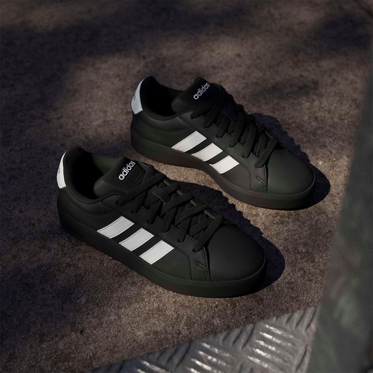 アディダス adidas グランドコート3.0ジュニア / Grand Court 3.0 Junior シューズ ホワイト KJ4367 使用イメージ