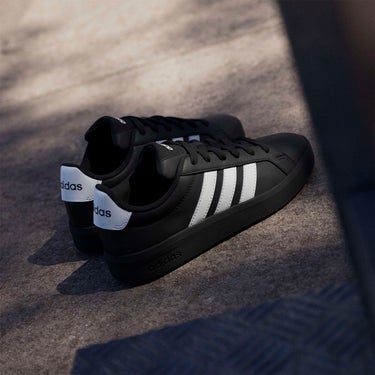 アディダス adidas グランドコート3.0ジュニア / Grand Court 3.0 Junior シューズ ホワイト KJ4367 使用イメージ