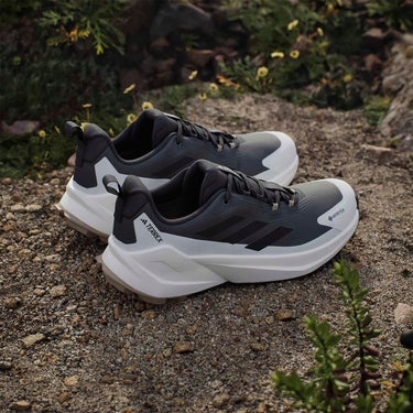 アディダス adidas テレックス トレイルメーカー 2 GORE-TEX ハイキング / Terrex Trailmaker 2 GORE-TEX Hiking シューズ ホワイト JR6576 使用イメージ