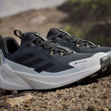 アディダス adidas テレックス トレイルメーカー 2 GORE-TEX ハイキング / Terrex Trailmaker 2 GORE-TEX Hiking シューズ ホワイト JR6576 使用イメージ