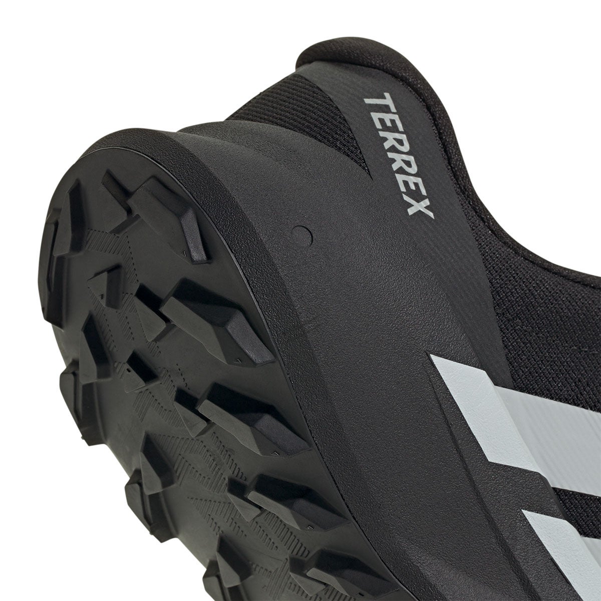 アディダス adidas Terrex Agravic SL Trail Running Shoes ランニングシューズ ブラック KH8801 使用イメージ