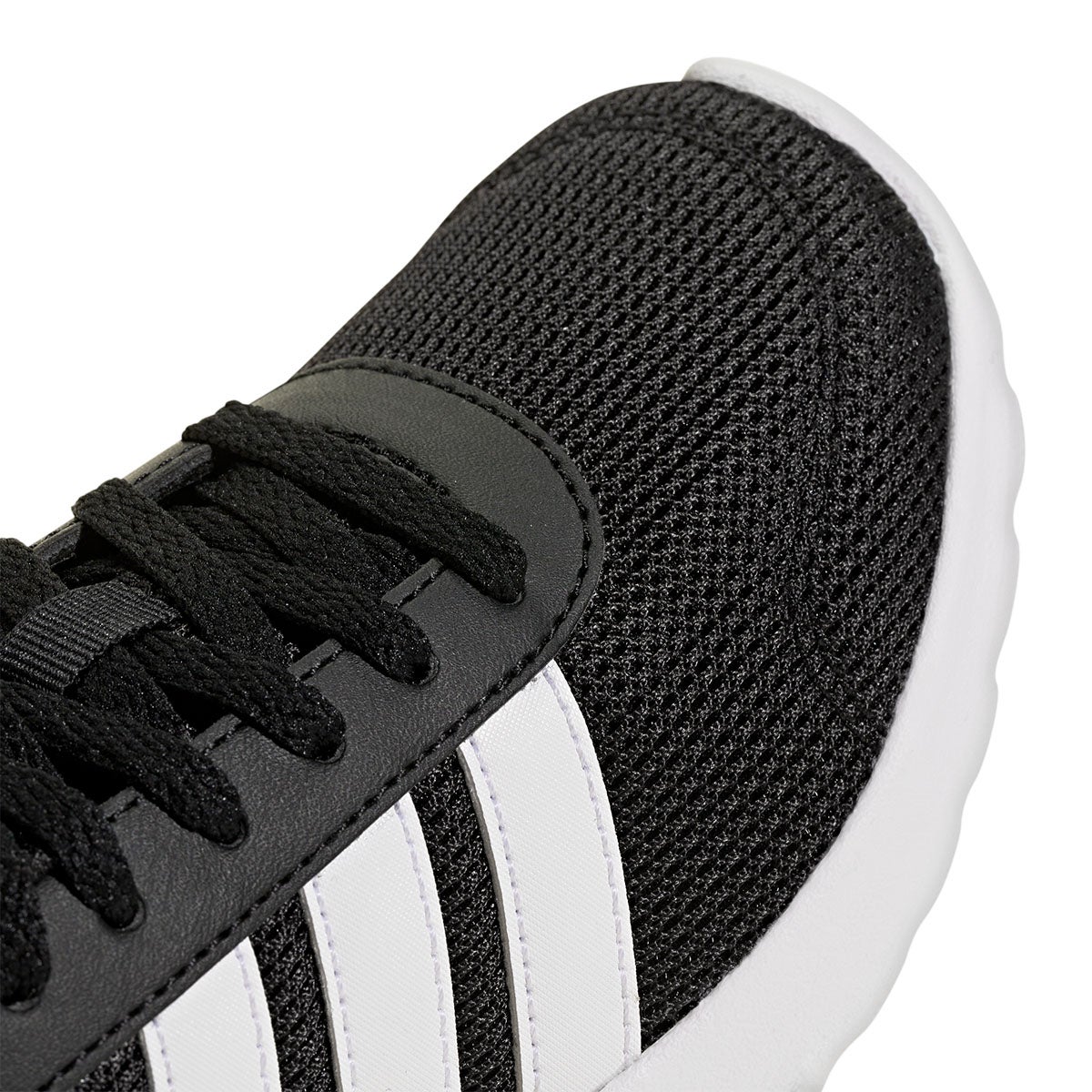 アディダス adidas VL MOVE SHOES INFANT シューズ ブラック HQ2936 使用イメージ