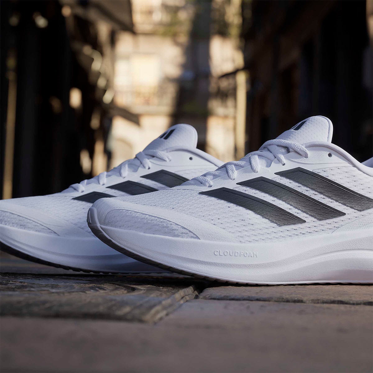 アディダス adidas Runfalcon 6 CLOUDFOAM Running Shoes ランニングシューズ ホワイト IH9526 使用イメージ