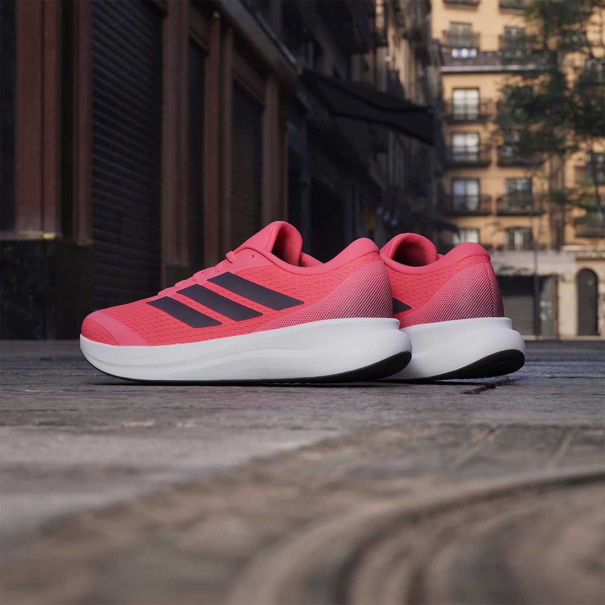アディダス adidas Runfalcon 6 CLOUDFOAM Running Shoes ランニングシューズ ピンク IH9529 使用イメージ