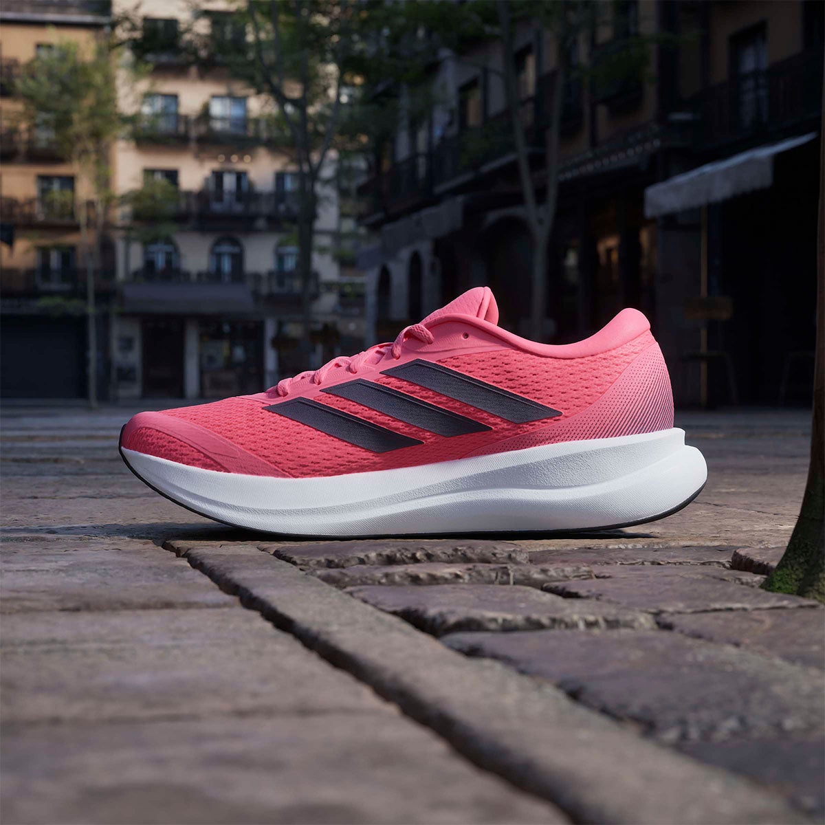アディダス adidas Runfalcon 6 CLOUDFOAM Running Shoes ランニングシューズ ピンク IH9529 使用イメージ