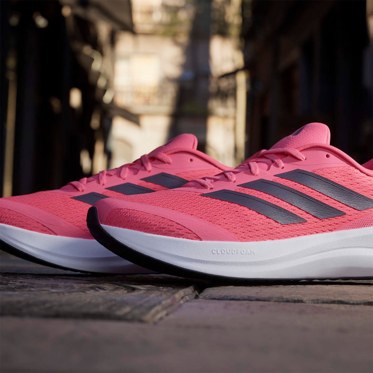 アディダス adidas Runfalcon 6 CLOUDFOAM Running Shoes ランニングシューズ ピンク IH9529 使用イメージ