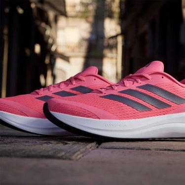 アディダス adidas Runfalcon 6 CLOUDFOAM Running Shoes ランニングシューズ ピンク IH9529 使用イメージ