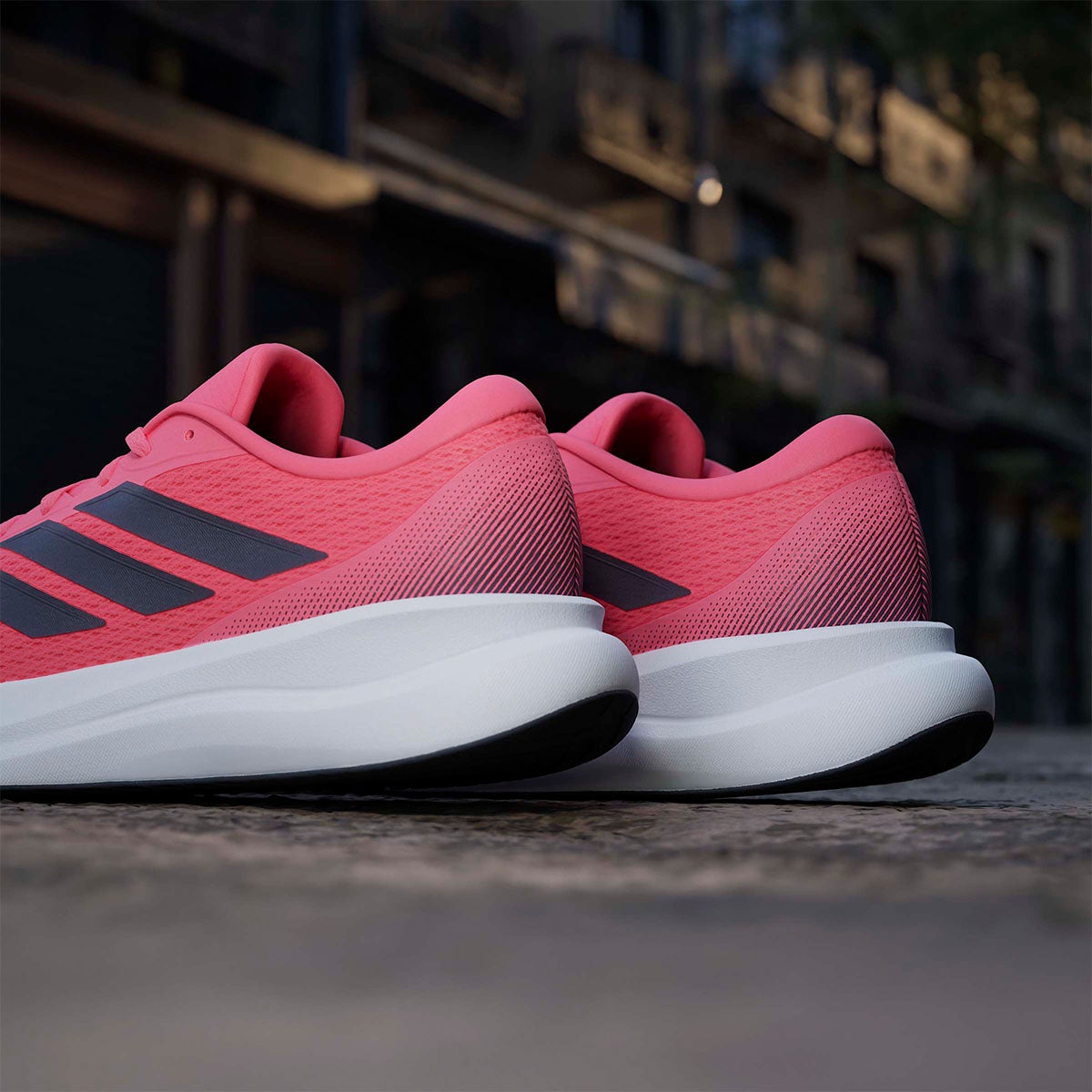 アディダス adidas Runfalcon 6 CLOUDFOAM Running Shoes ランニングシューズ ピンク IH9529 使用イメージ