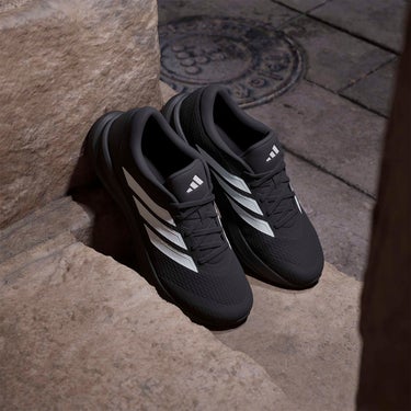 アディダス adidas Runfalcon 6 CLOUDFOAM Running Shoes ランニングシューズ ブラック IH9530 使用イメージ