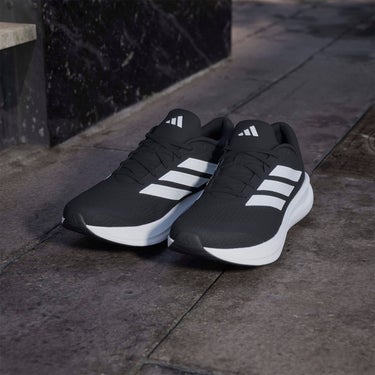 アディダス adidas Runfalcon 6 CLOUDFOAM Running Shoes ランニングシューズ ブラック IH9532 使用イメージ