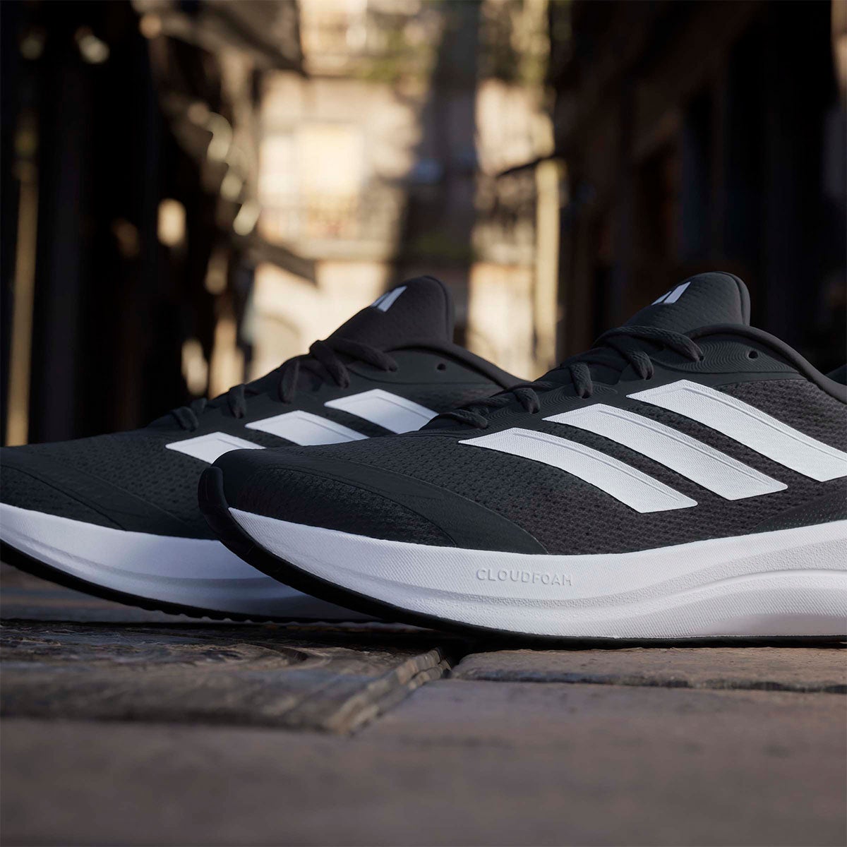 アディダス adidas Runfalcon 6 CLOUDFOAM Running Shoes ランニングシューズ ブラック IH9532 使用イメージ