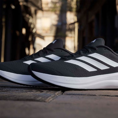 アディダス adidas Runfalcon 6 CLOUDFOAM Running Shoes ランニングシューズ ブラック IH9532 使用イメージ