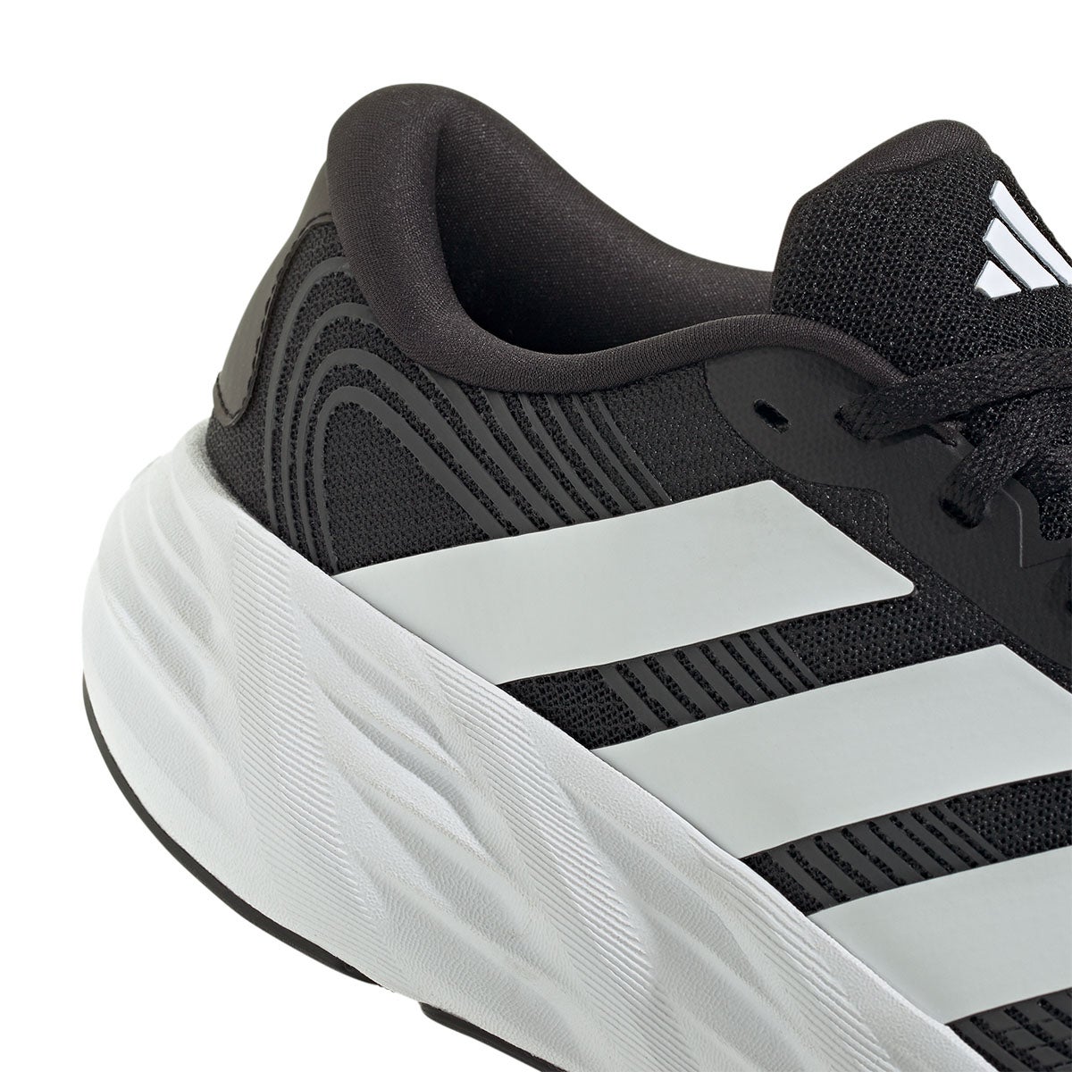 アディダス adidas GLX 8 ランニング / GALAXY 8 RUNNING ランニングシューズ ブラック IH9812 使用イメージ