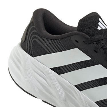 アディダス adidas GLX 8 ランニング / GALAXY 8 RUNNING ランニングシューズ ブラック IH9812 使用イメージ