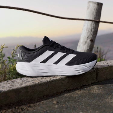 アディダス adidas GLX 8 ランニング / GALAXY 8 RUNNING ランニングシューズ ブラック IH9812 使用イメージ