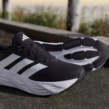 アディダス adidas GLX 8 ランニング / GALAXY 8 RUNNING ランニングシューズ ブラック IH9812 使用イメージ