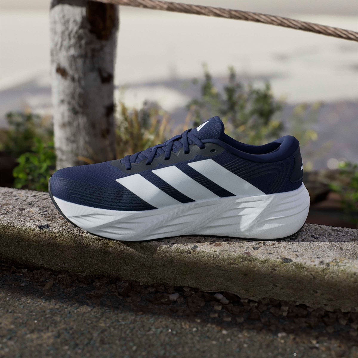 アディダス adidas ギャラクシー 8 ランニング / GALAXY 8 RUNNING ランニングシューズ ネイビー IH9813 使用イメージ