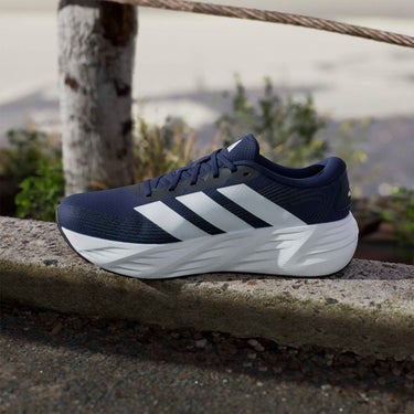 アディダス adidas ギャラクシー 8 ランニング / GALAXY 8 RUNNING ランニングシューズ ネイビー IH9813 使用イメージ