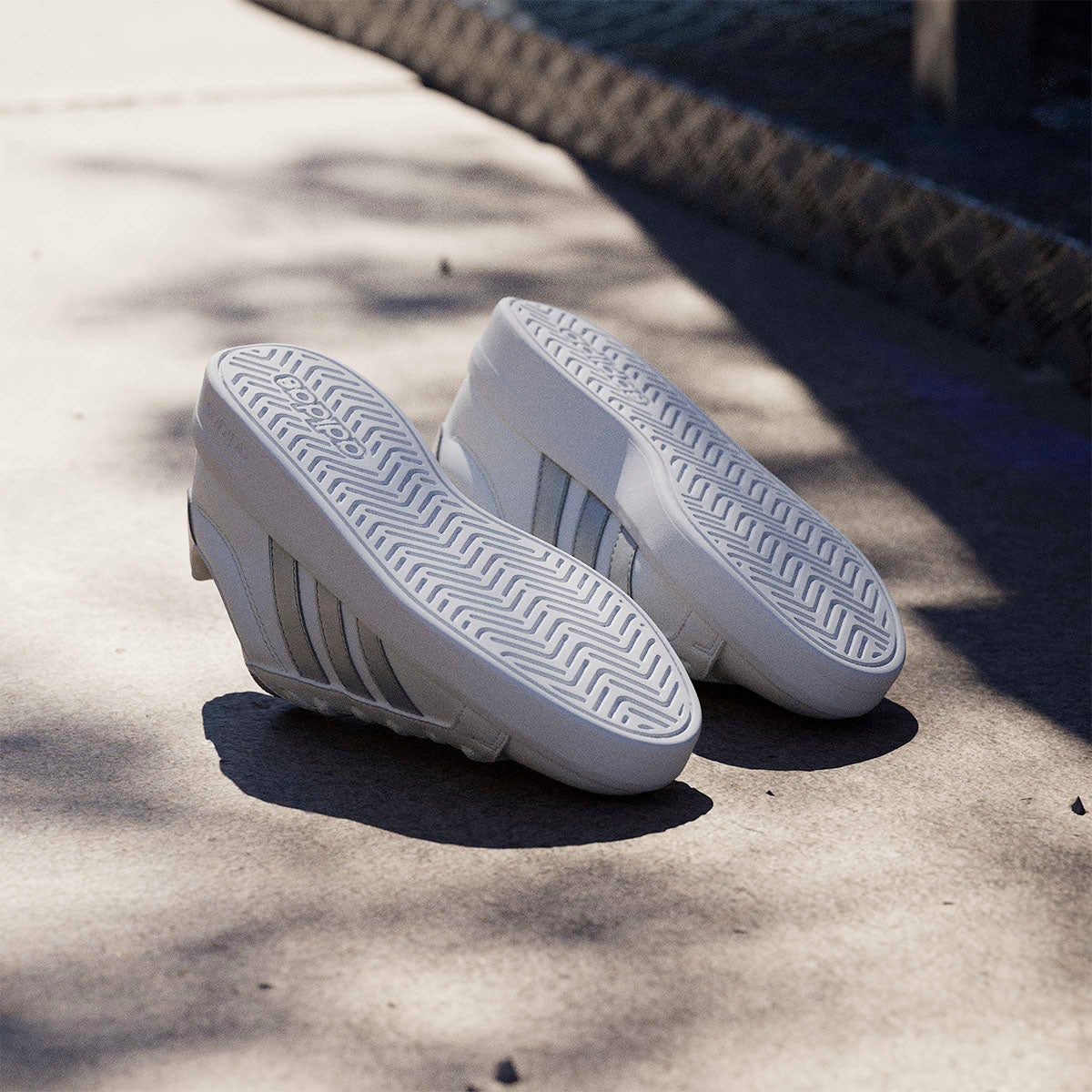 アディダス adidas グランドコート3.0ジュニア / Grand Court 3.0 Junior シューズ ホワイト JP9363 使用イメージ