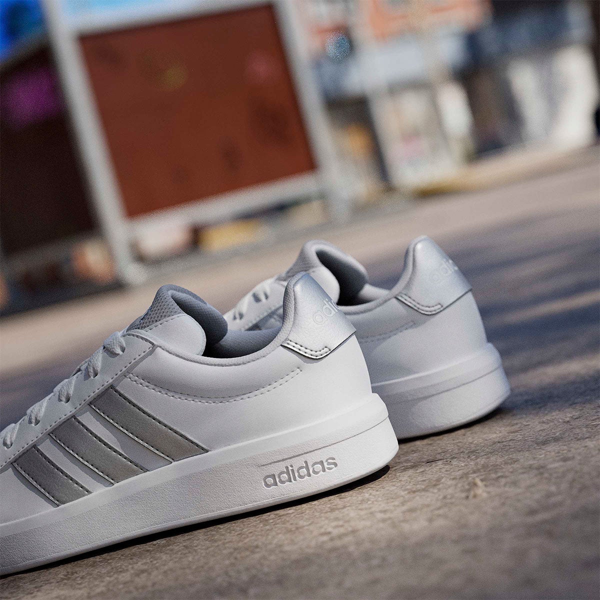 アディダス adidas グランドコート3.0ジュニア / Grand Court 3.0 Junior シューズ ホワイト JP9363 使用イメージ