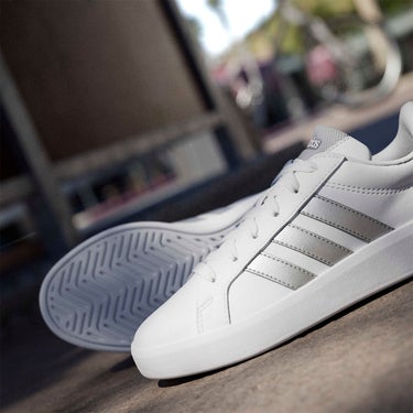 アディダス adidas グランドコート3.0ジュニア / Grand Court 3.0 Junior シューズ ホワイト JP9363 使用イメージ