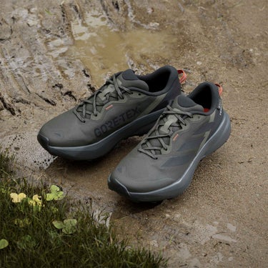 アディダス adidas Terrex トレースファインダー プラス GORE-TEX トレイルランニング / Terrex Tracefinder Plus GORE-TEX Trail Running トレッキングシューズ カーキグリーン JQ1965 使用イメージ