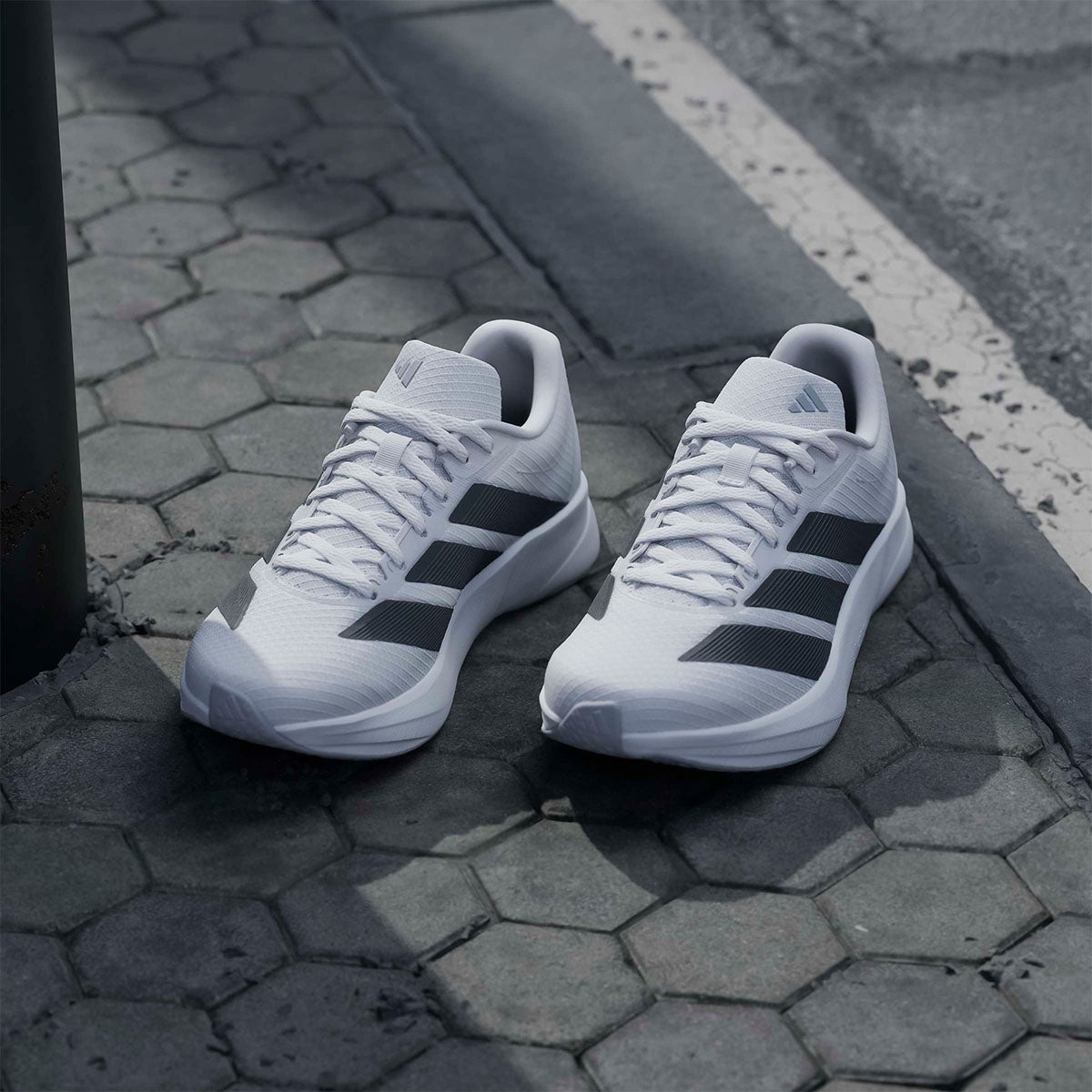 アディダス adidas デュラモ RC2 ランニング / Duramo RC2 Running ランニングシューズ ホワイト JR3236 使用イメージ