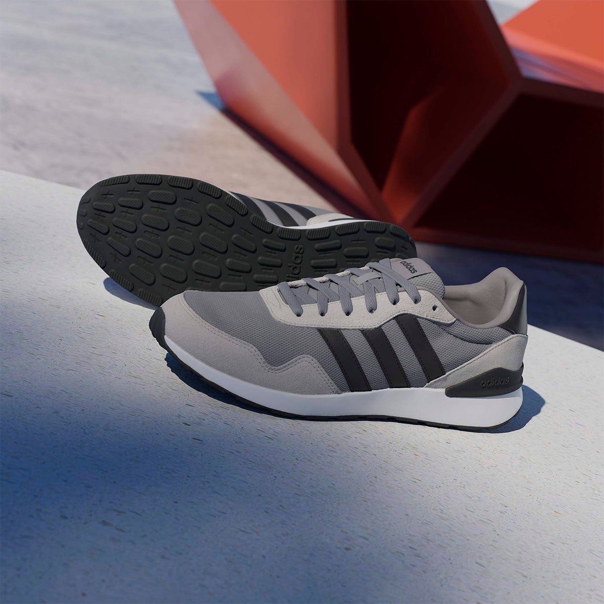 アディダス adidas ラン 60s 4.0 / Run 60s 4.0 シューズ グレー JR6624 使用イメージ
