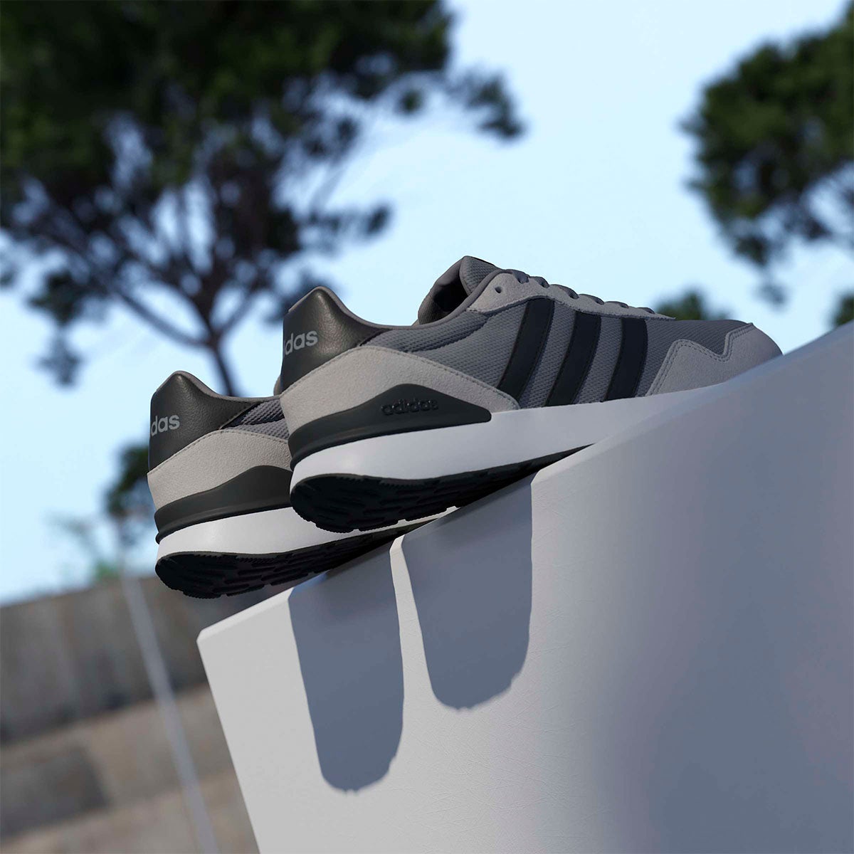 アディダス adidas ラン 60s 4.0 / Run 60s 4.0 シューズ グレー JR6624 使用イメージ