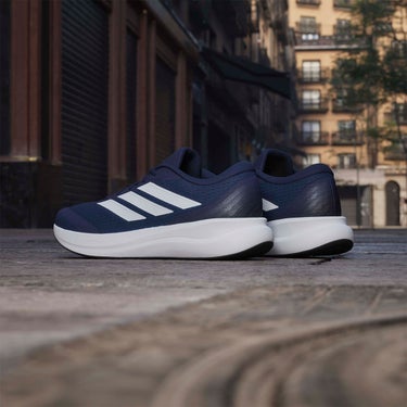 アディダス adidas Runfalcon 6 CLOUDFOAM Running Shoes ランニングシューズ ネイビー KH5565 使用イメージ