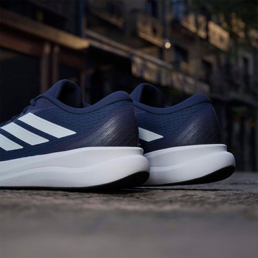 アディダス adidas Runfalcon 6 CLOUDFOAM Running Shoes ランニングシューズ ネイビー KH5565 使用イメージ