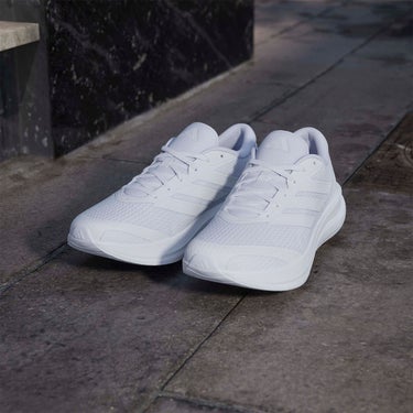 アディダス adidas Runfalcon 6 CLOUDFOAM Running Shoes ランニングシューズ ホワイト KH5567 使用イメージ
