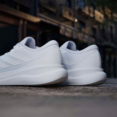 アディダス adidas Runfalcon 6 CLOUDFOAM Running Shoes ランニングシューズ ホワイト KH5567 使用イメージ