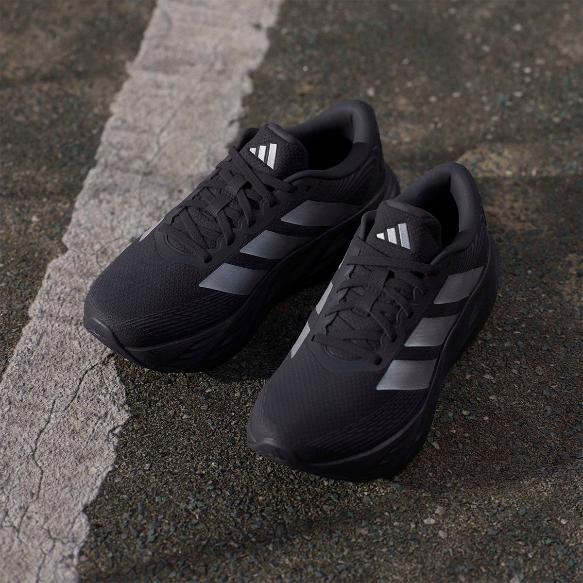 アディダス adidas GLX 8 ランニング / GALAXY 8 RUNNING ランニングシューズ ブラック KH5611 使用イメージ