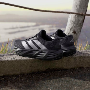 アディダス adidas GLX 8 ランニング / GALAXY 8 RUNNING ランニングシューズ ブラック KH5611 使用イメージ