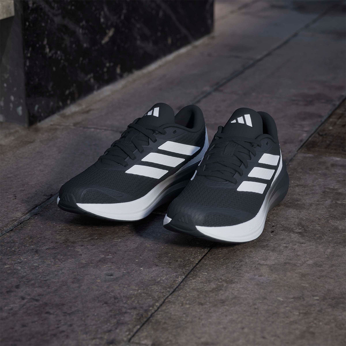 アディダス adidas Runfalcon 6 Junior Shoes シューズ ブラック KH8695 使用イメージ