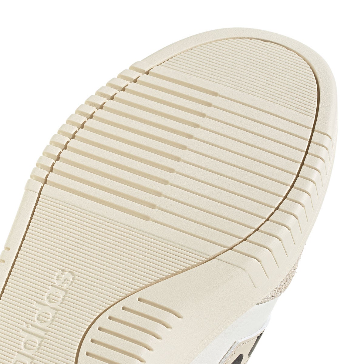 アディダス adidas コートブロック / COURTBLOCK シューズＷ ホワイト KI2642 使用イメージ