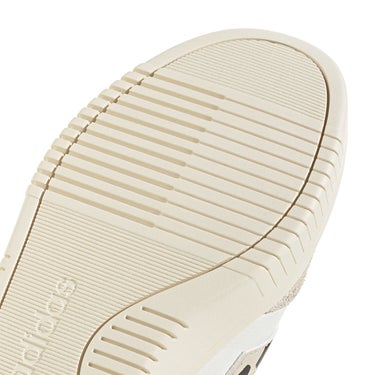 アディダス adidas コートブロック / COURTBLOCK シューズＷ ホワイト KI2642 使用イメージ